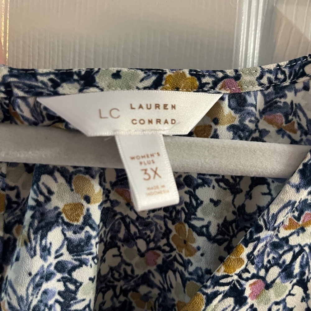 LC Lauren Conrad Navy Floral V-Neck Blouse with Mustard Accents - Picture 3 of 3
